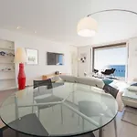 3 125 M2 Avec Vue Exceptionnelle Face A La *