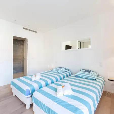 Apartment 3 125 M2 Avec Vue Exceptionnelle Face A La Cannes